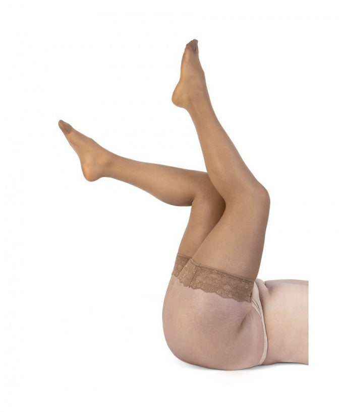 Dettaglio Autoreggente Light Balza Bassa 30 DEN Sabbia Curvy | Leela Lab