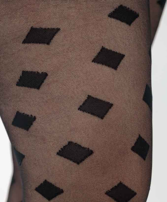 Collant Curvy 30 Den Fantasia Rombi Nero Indossato Taglie Forti | Leela Lab
