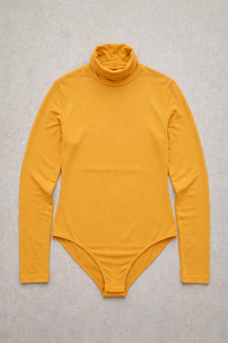 Body Manica Lunga Dolcevita Ocra Curvy per Taglie Forti | Leela Lab