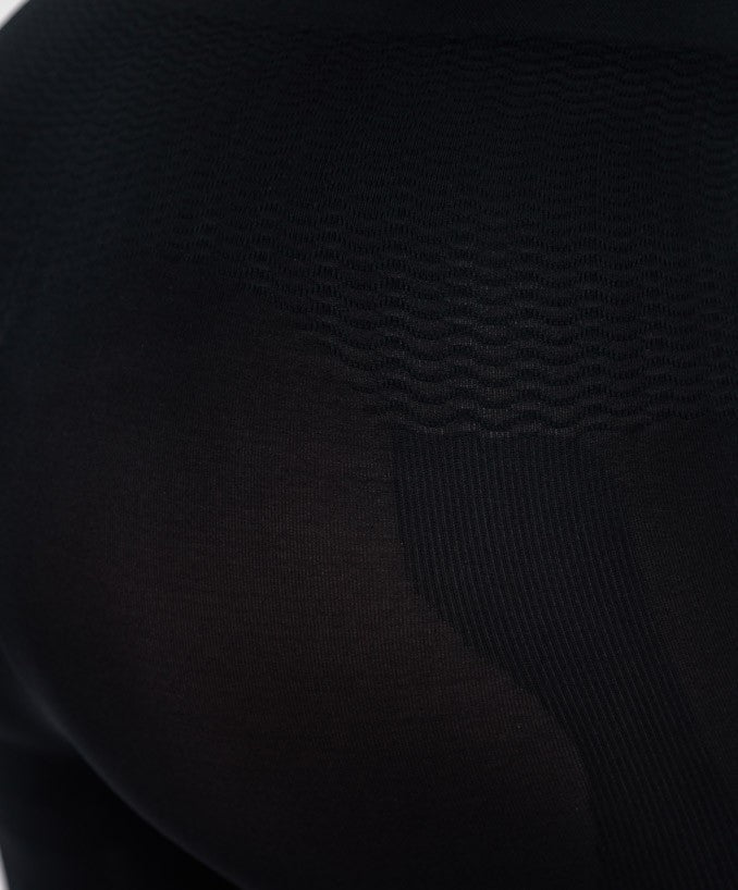 Leggings Modellanti Nero Curvy outfit | Leela Lab
