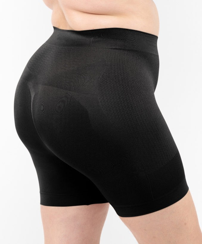 Shorts Vita Alta Modellanti Nero Curvy per Taglie Forti Plus Size | Leela Lab