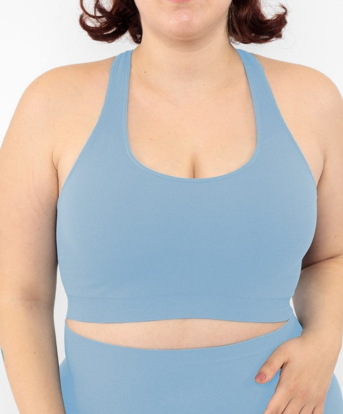 Sport Bralette Blu Desaturato Seamless Curvy Taglie Forti - Vista frontale | Leela Lab

