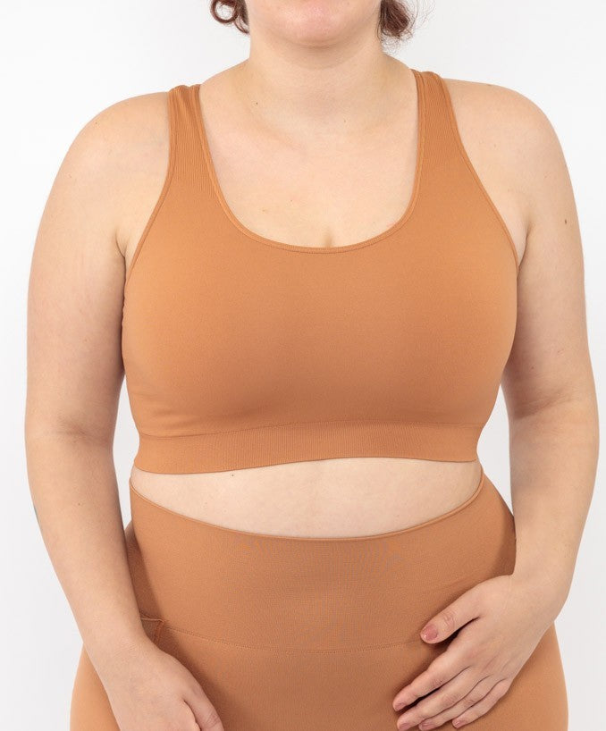 Sport Bralette Cammello Curvy per Taglie Forti Plus Size | Leela Lab